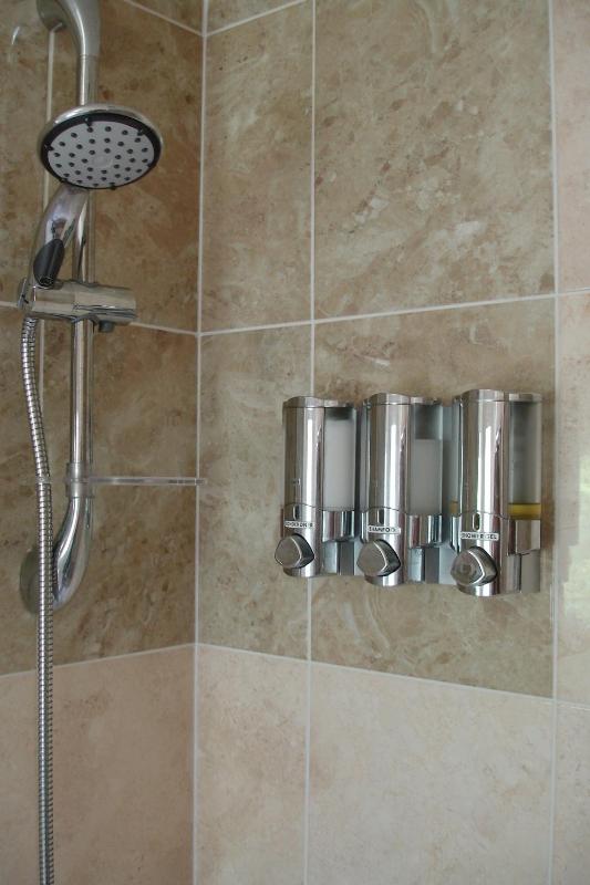 King or Twin Room image 3