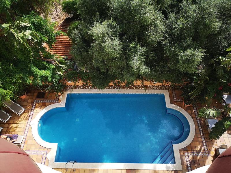 Twin Room with Pool View image 3