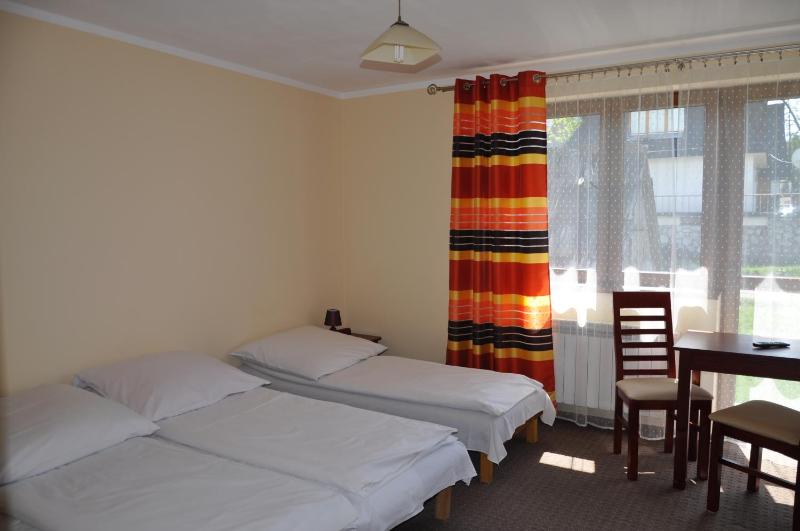 Deluxe Triple Room image 4