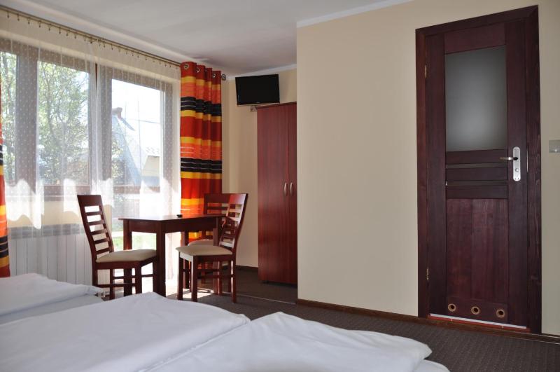 Deluxe Triple Room image 3