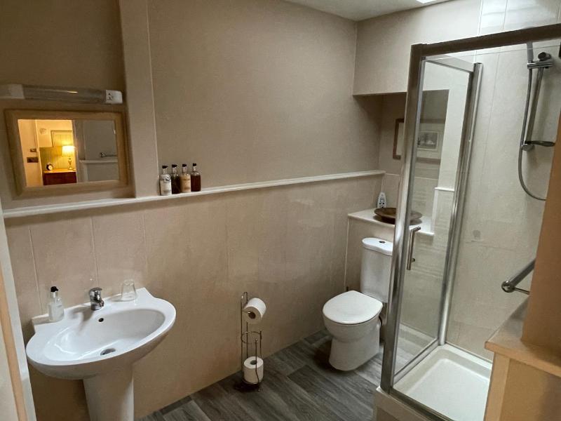 Comfort Double Room with Shower image 3