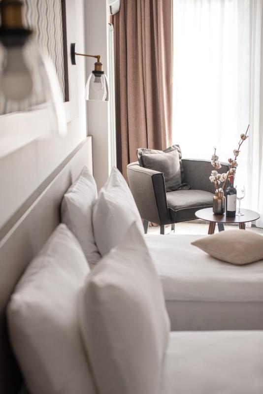 Standard Double or Twin Room image 4