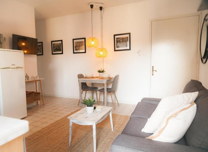 Rhodes Backpackers Boutique Hostel and Apartments - image 16