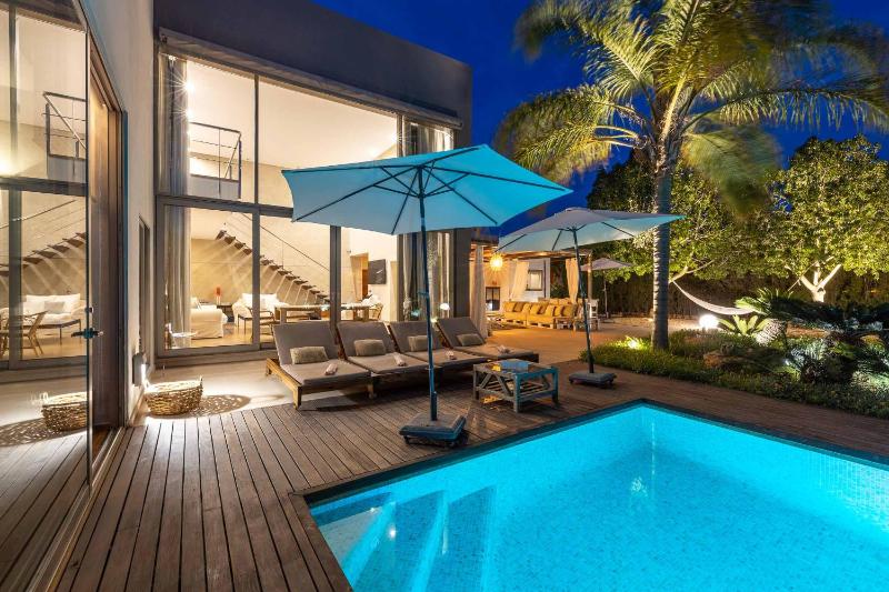 Deluxe Villa image 3
