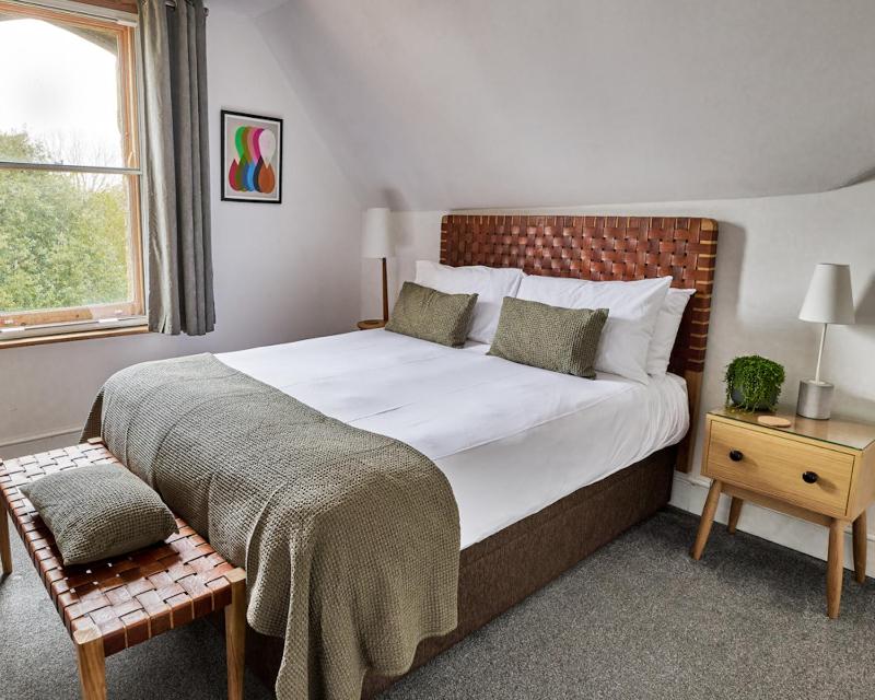 Standard King Room image 1
