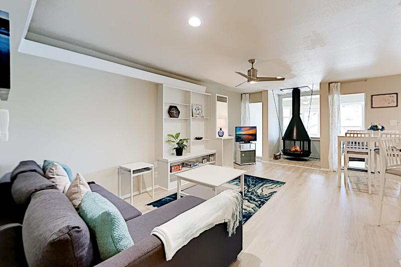 Three-Bedroom Townhouse image 1