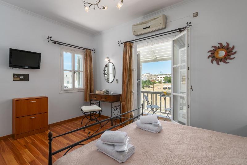 Standard Double Room image 4