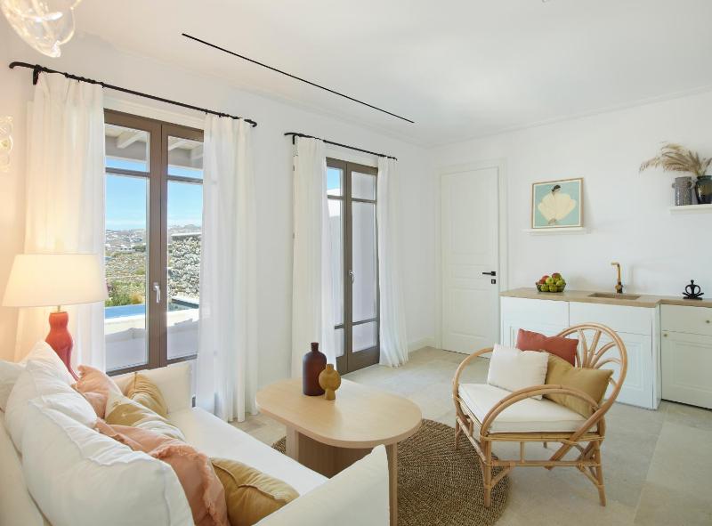 1 Bedroom Home Sea View with Private Pool  image 1