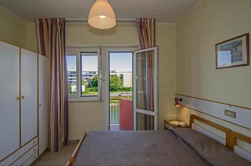 Double Room with Balcony image 3