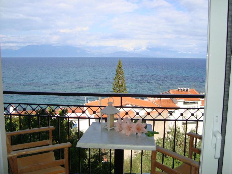 Family Room with Sea View image 3