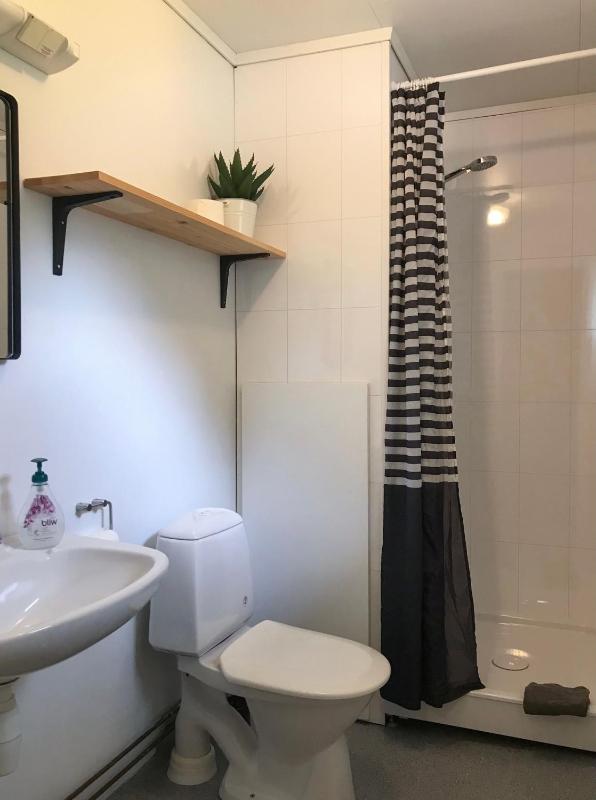 Two-Bedroom Cottage with Private Bathroom  image 1
