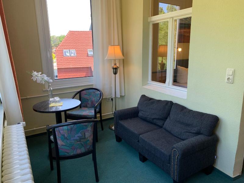 Standard Triple Room image 4