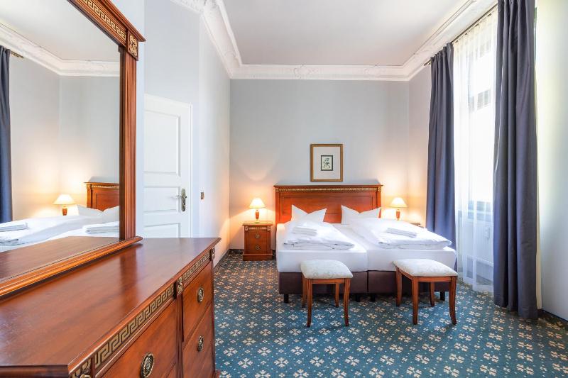 One-Bedroom Apartment image 2