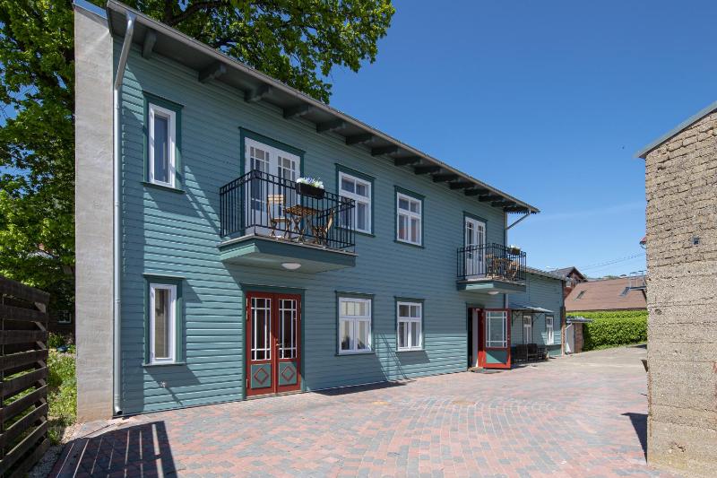 Deluxe Double Room with Balcony image 2