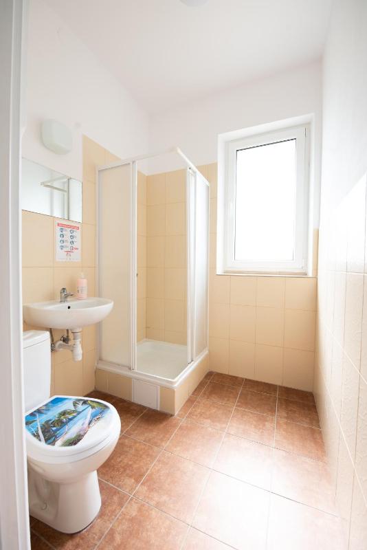 Quadruple Room image 2