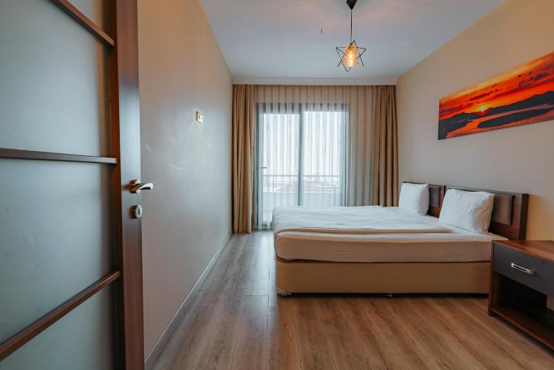 Superior Apartment image 2