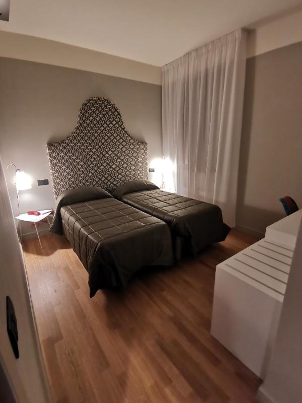 Superior Double Room image 4