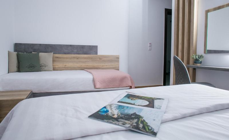 Deluxe Double Room with Extra Bed image 4