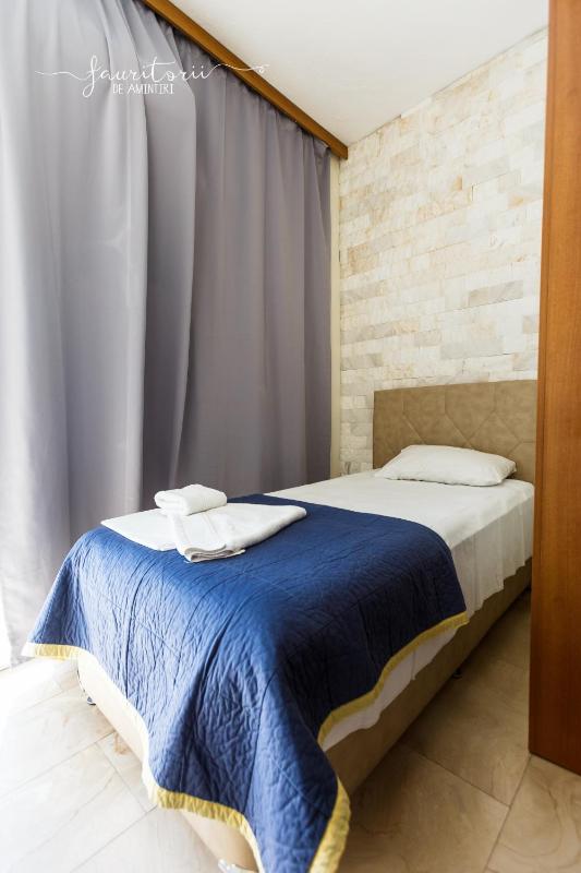 Comfort Triple Room image 3