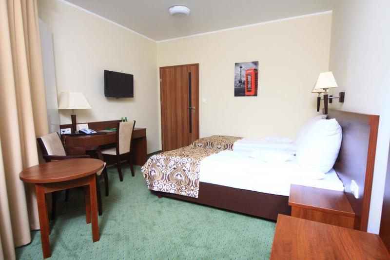 Double Room image 3