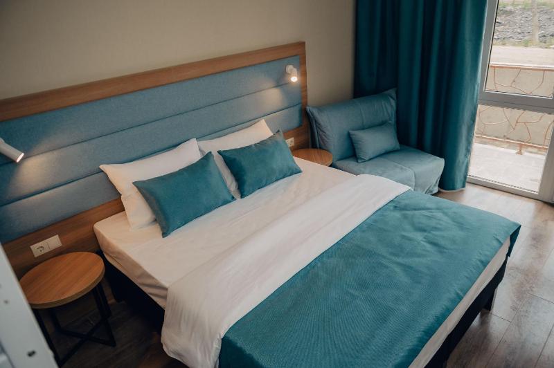 Double Room with Balcony (2 Adults + 1 Child) image 3