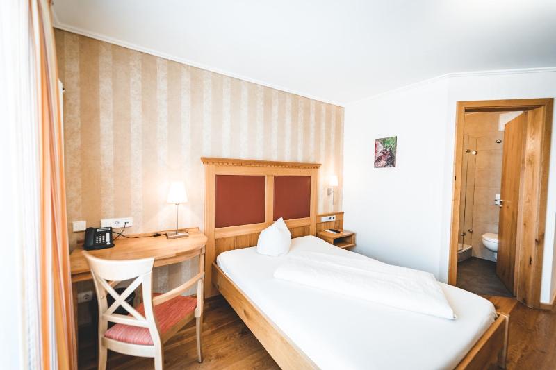 Single Room image 3