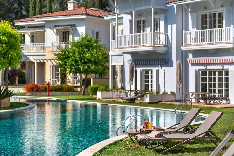 Deluxe Villa image 2