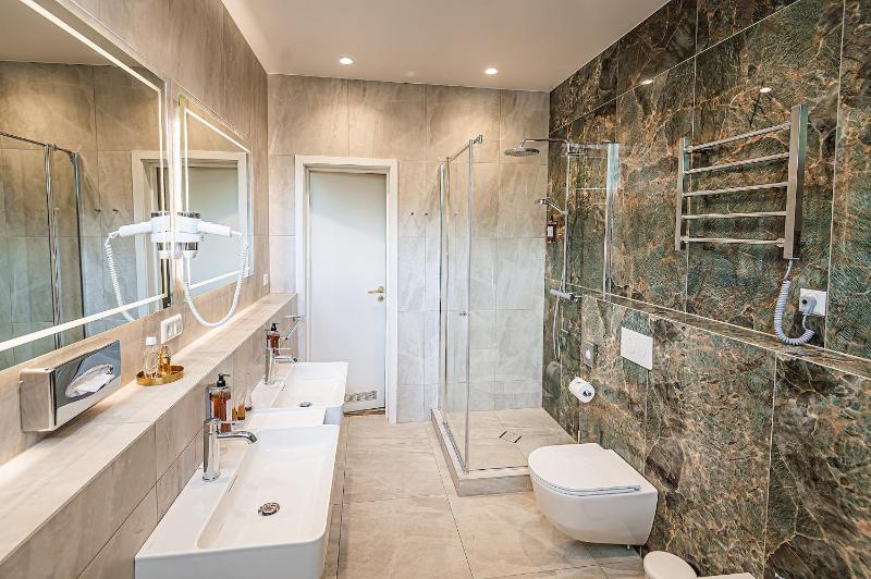 Apartment with Morning Spa Access image 3