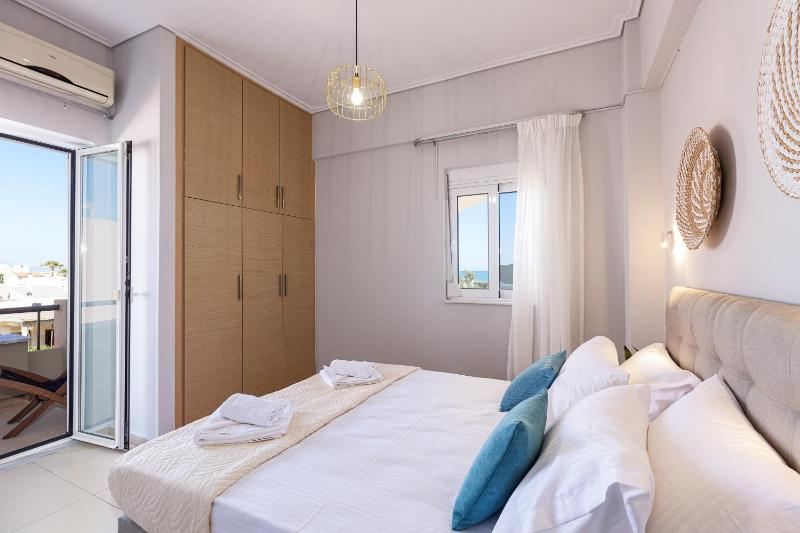 King Suite with Ocean View image 3