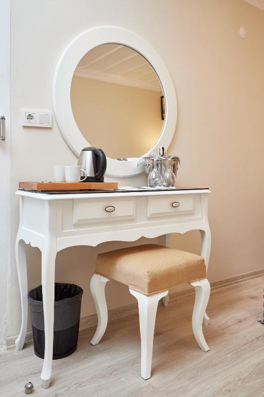 Economy Quadruple Room - Basement Floor image 3