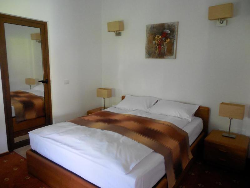 Double Room image 4