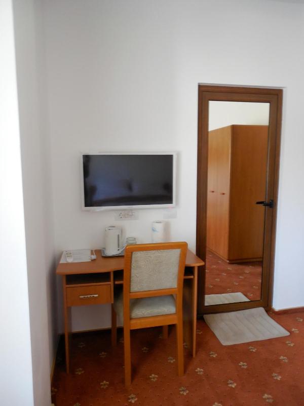Double Room image 3