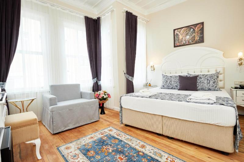 Superior Double Room image 4