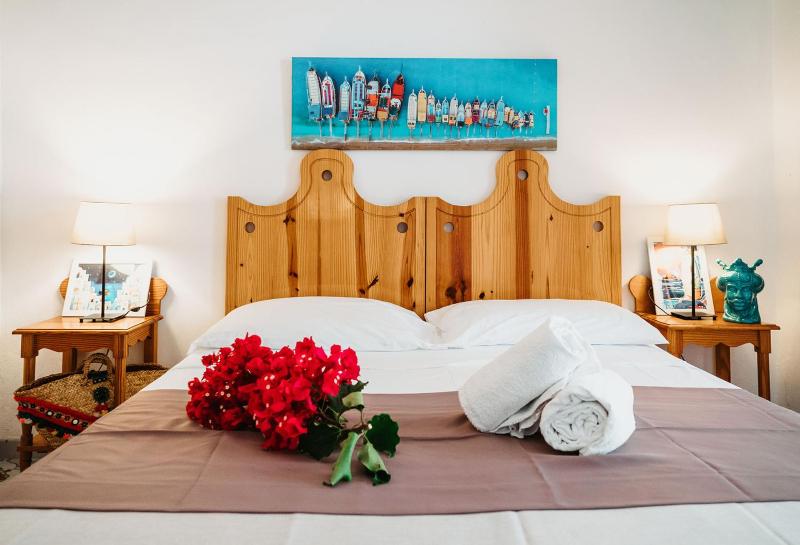Double or Twin Room image 3