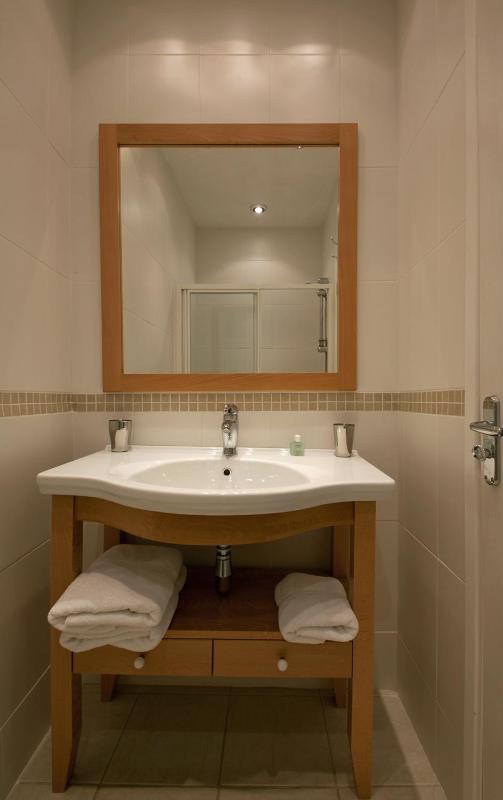 Double Room with Sea View image 3
