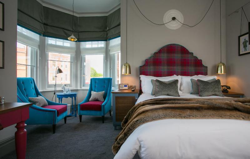 Double Room image 3