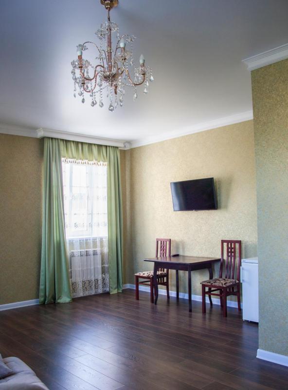 Deluxe Family Room image 3