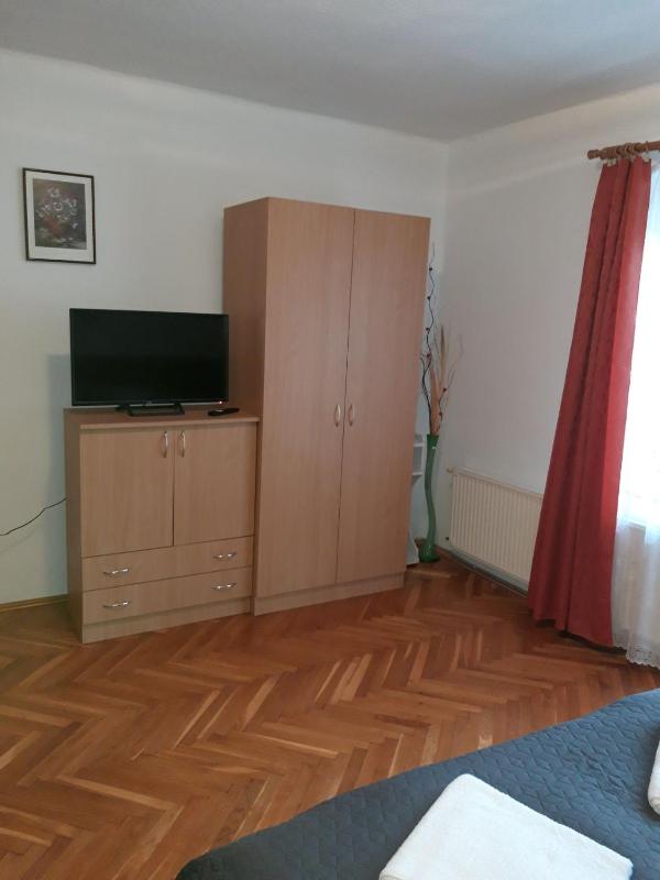 Triple Room with Balcony image 3
