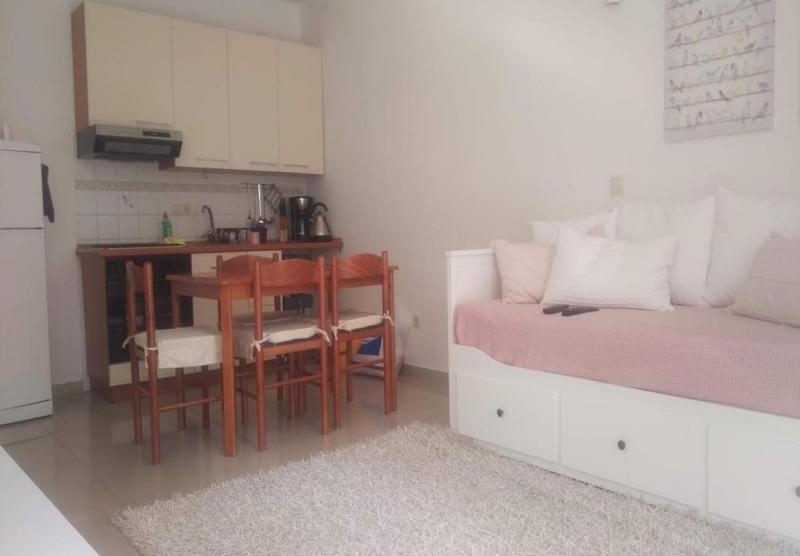 Apartment 2 image 2