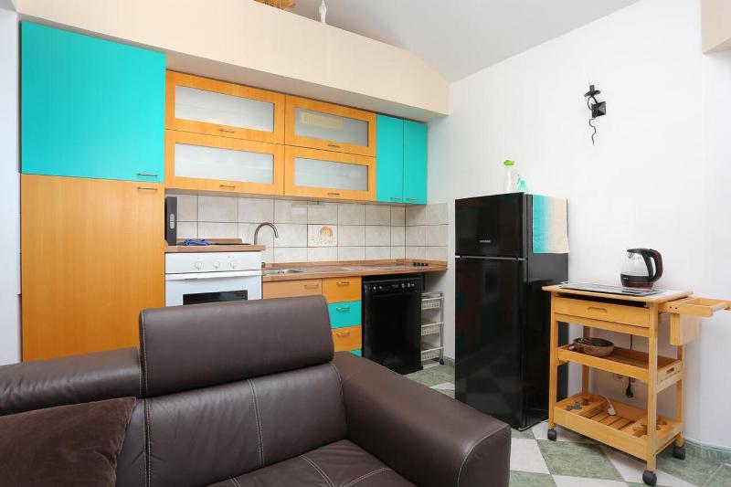One-Bedroom Apartment with Terrace and Sea View image 3
