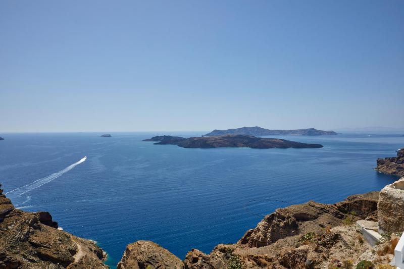 Petit Suite with Caldera View image 3