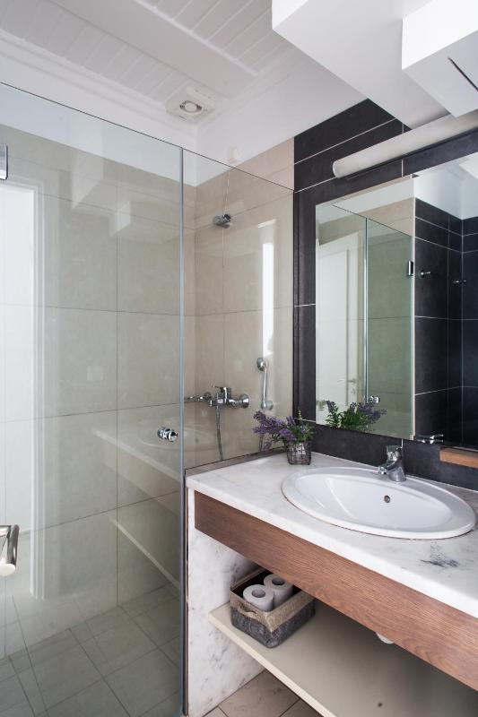 Double or Twin Room with Sea View image 2