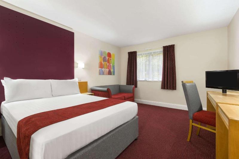 Double Room image 1