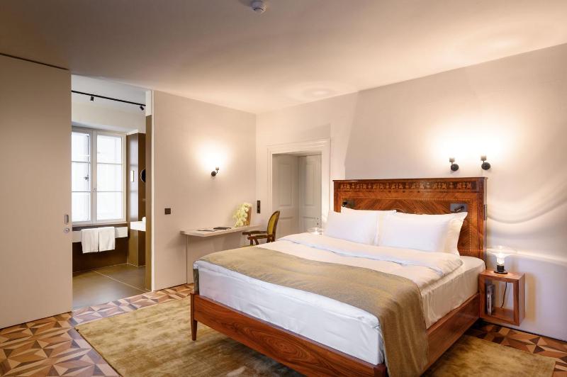 Zlata Ladjica Boutique Hotel - image 14