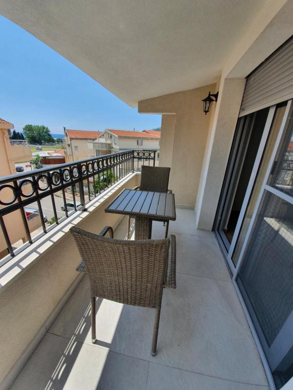 Deluxe Double Room with Side Sea View image 2