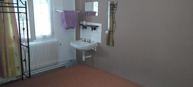 Double Room with Shared Bathroom image 4