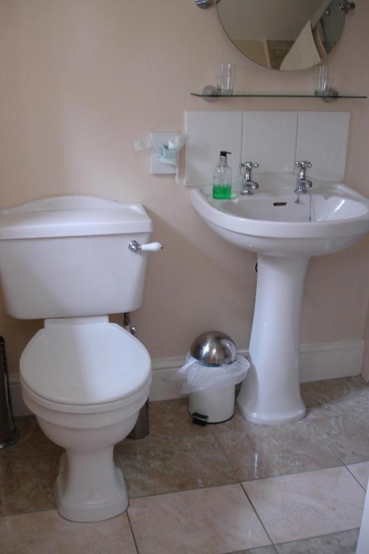 King or Twin Room image 1