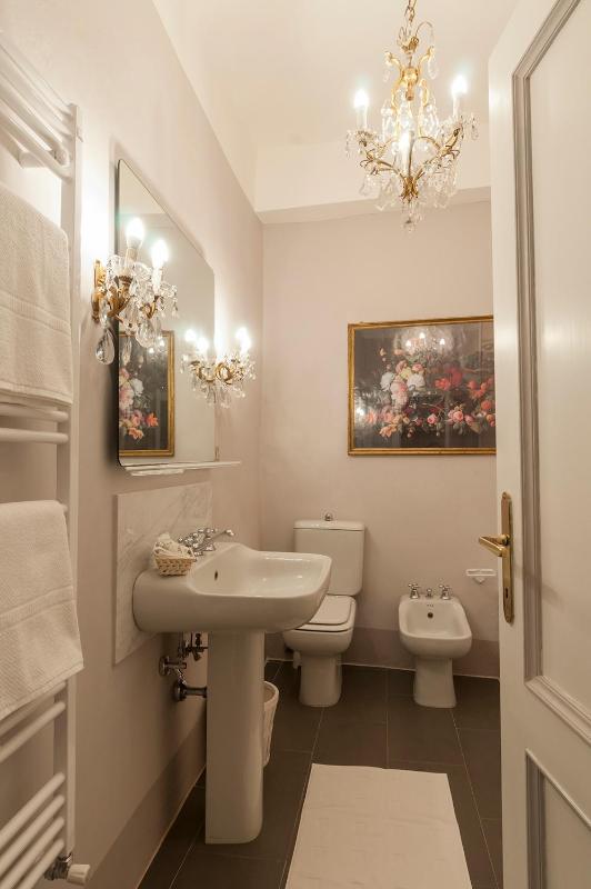Double Room image 2