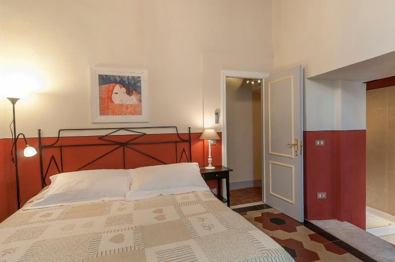 Double Room with Balcony image 3