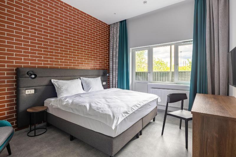 One-Bedroom Apartment image 2